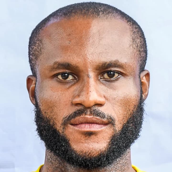 Uche Azubuike photo