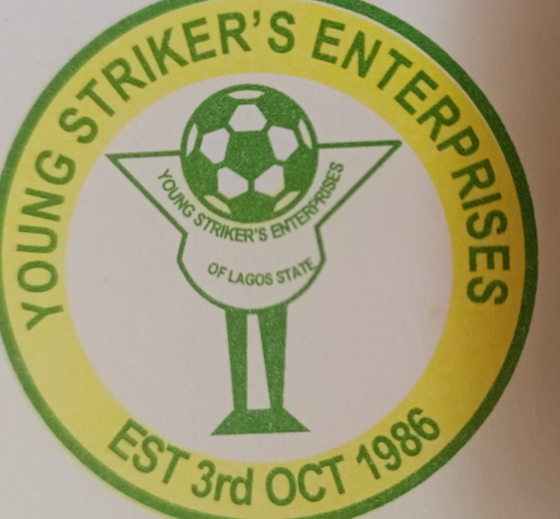 YOUNG STRIKERS FC logo